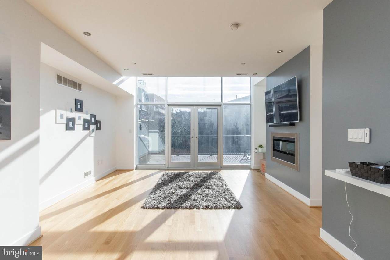 251 Leverington Avenue - Photo 1
