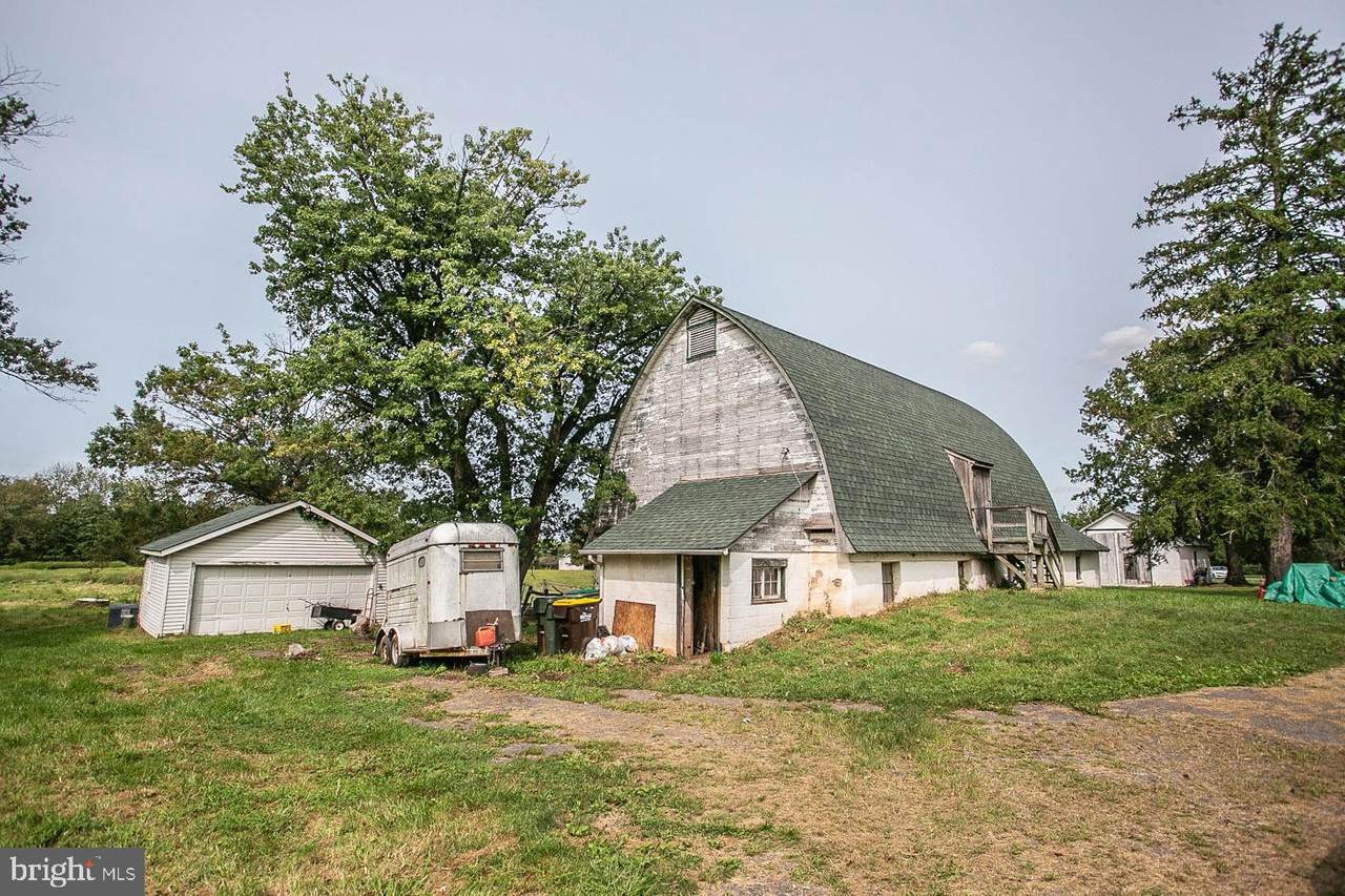 1024 Cemetery Road - Photo 1