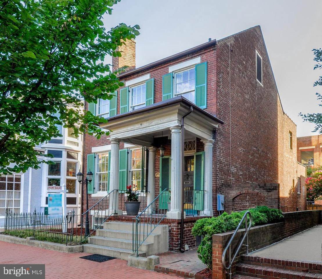 611 Caroline Street - Photo 1