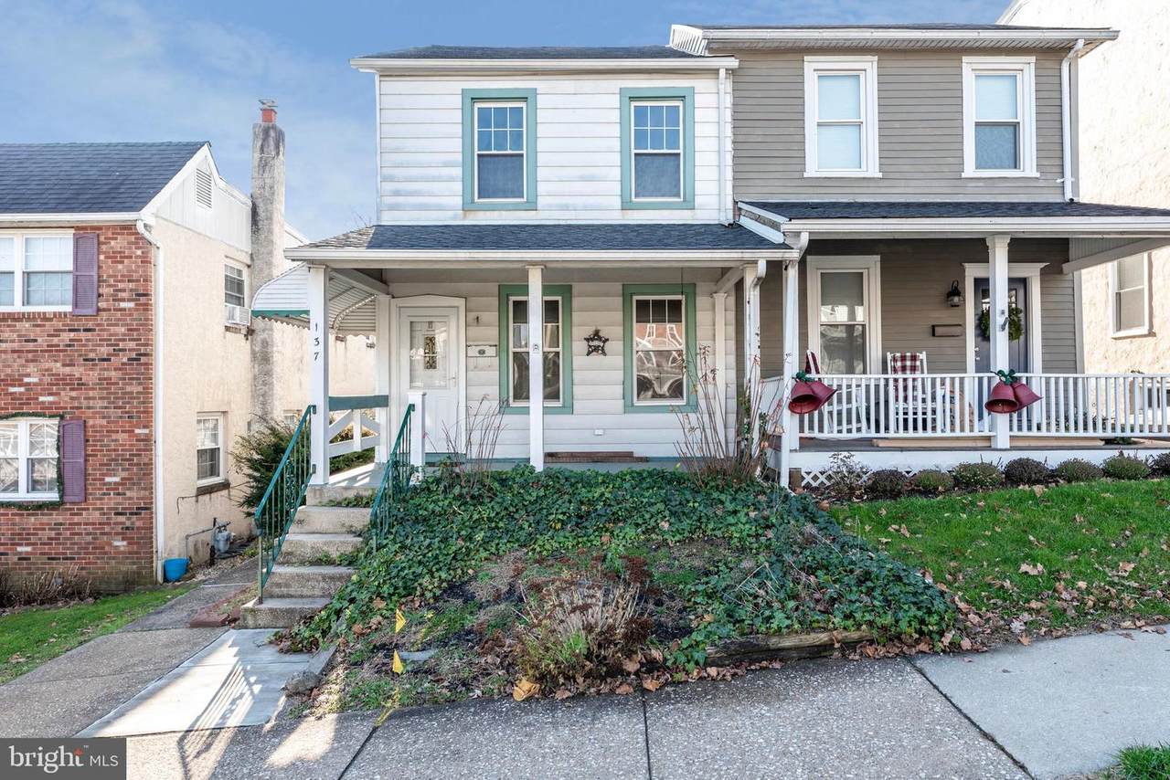 137 9TH Avenue - Photo 1