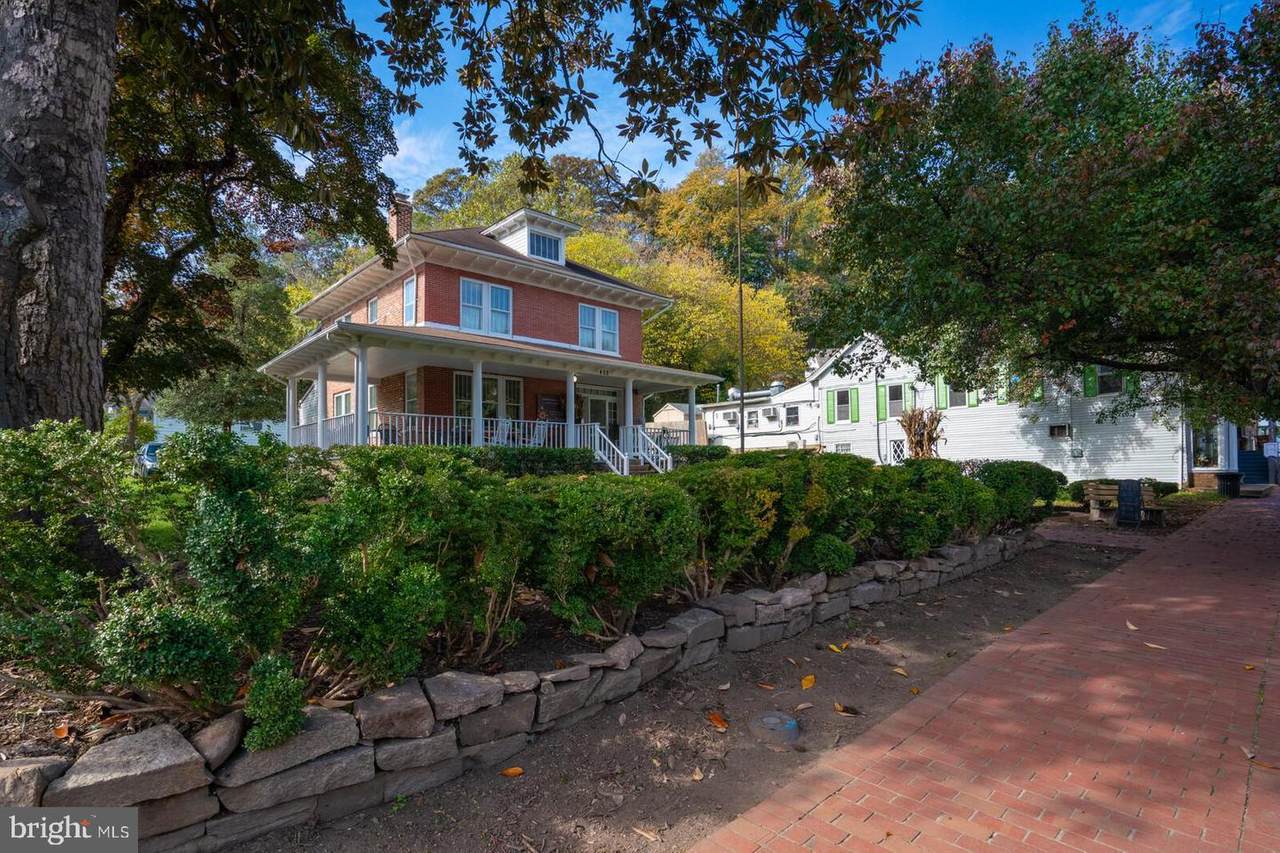 402 Mill Street - Photo 1