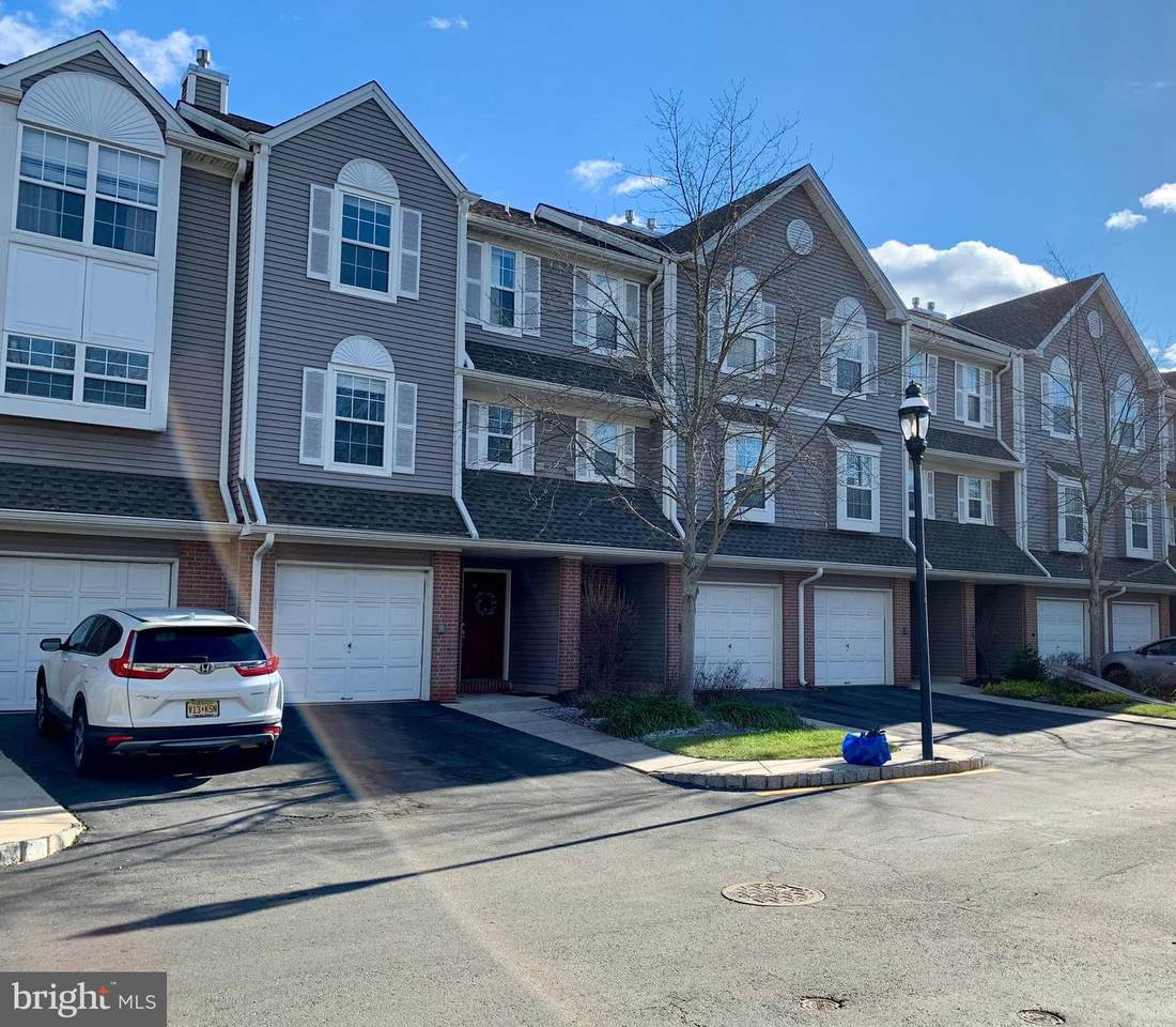 124 Barrow Place - Photo 1
