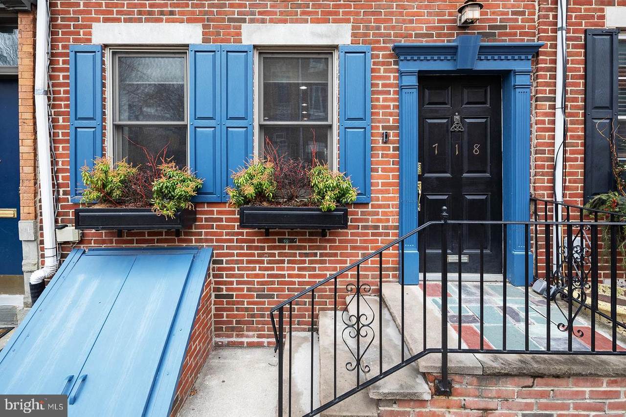 718 8TH Street - Photo 1