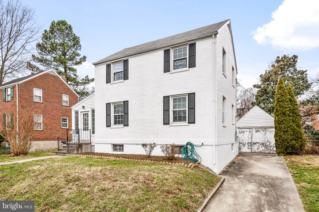 236 Greenbrier Street - Photo 1