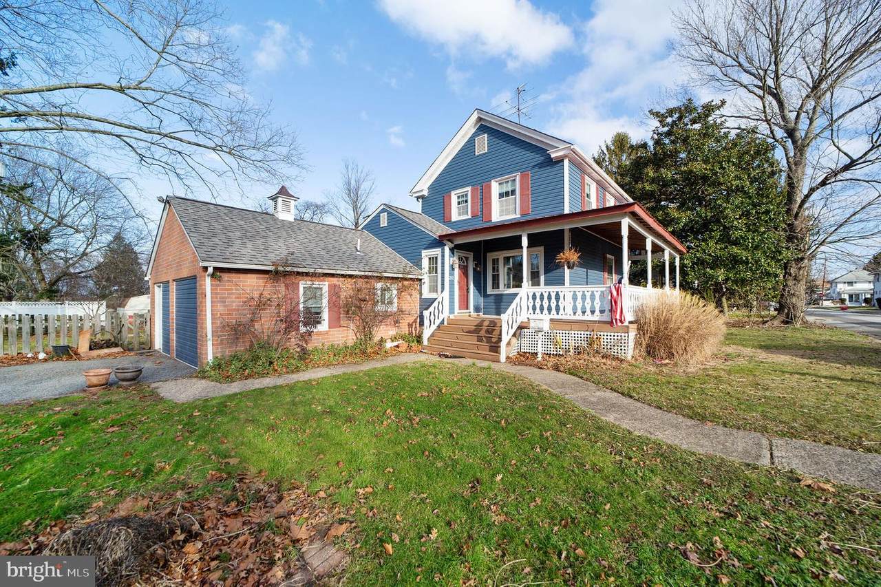 292 C Street - Photo 1