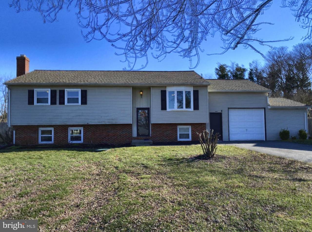 4311 Molesworth Terrace - Photo 1