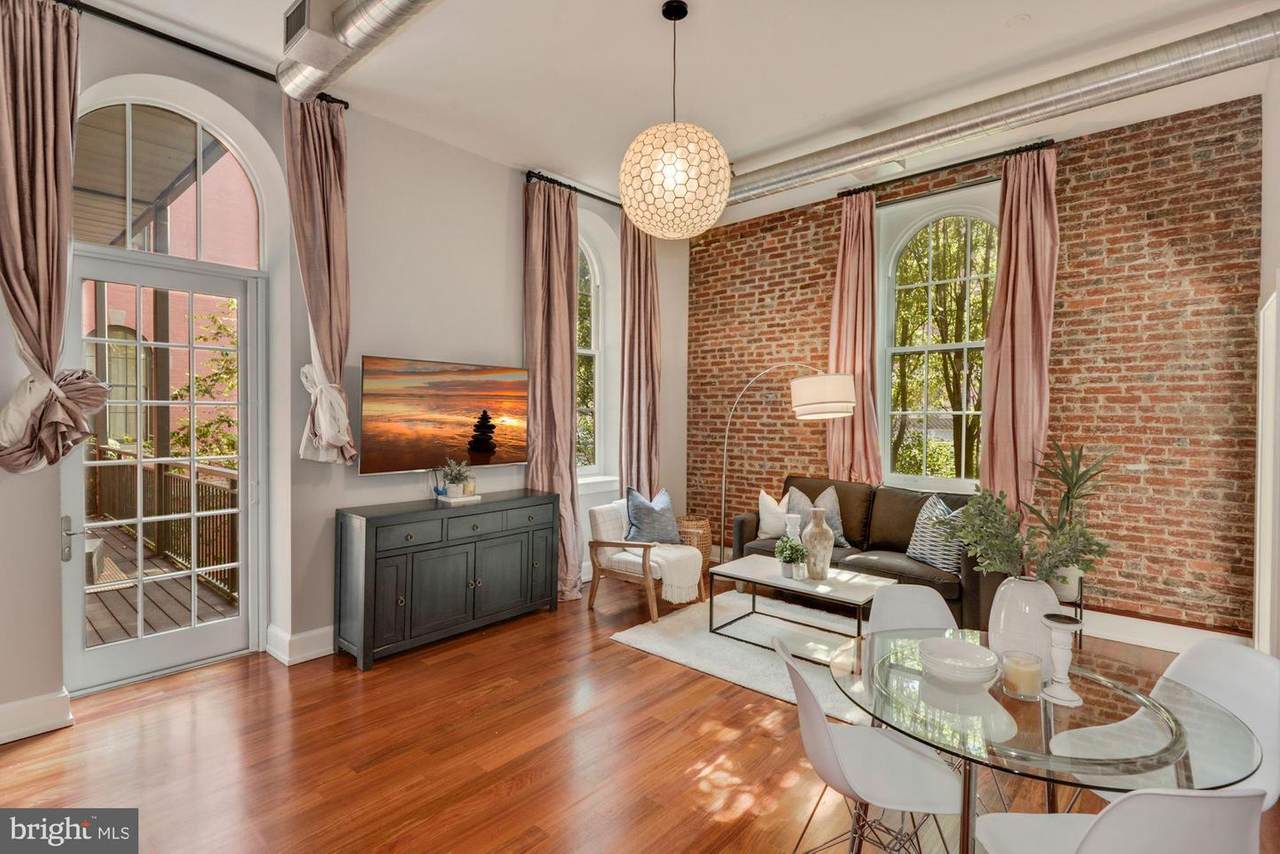 215 I Street - Photo 1