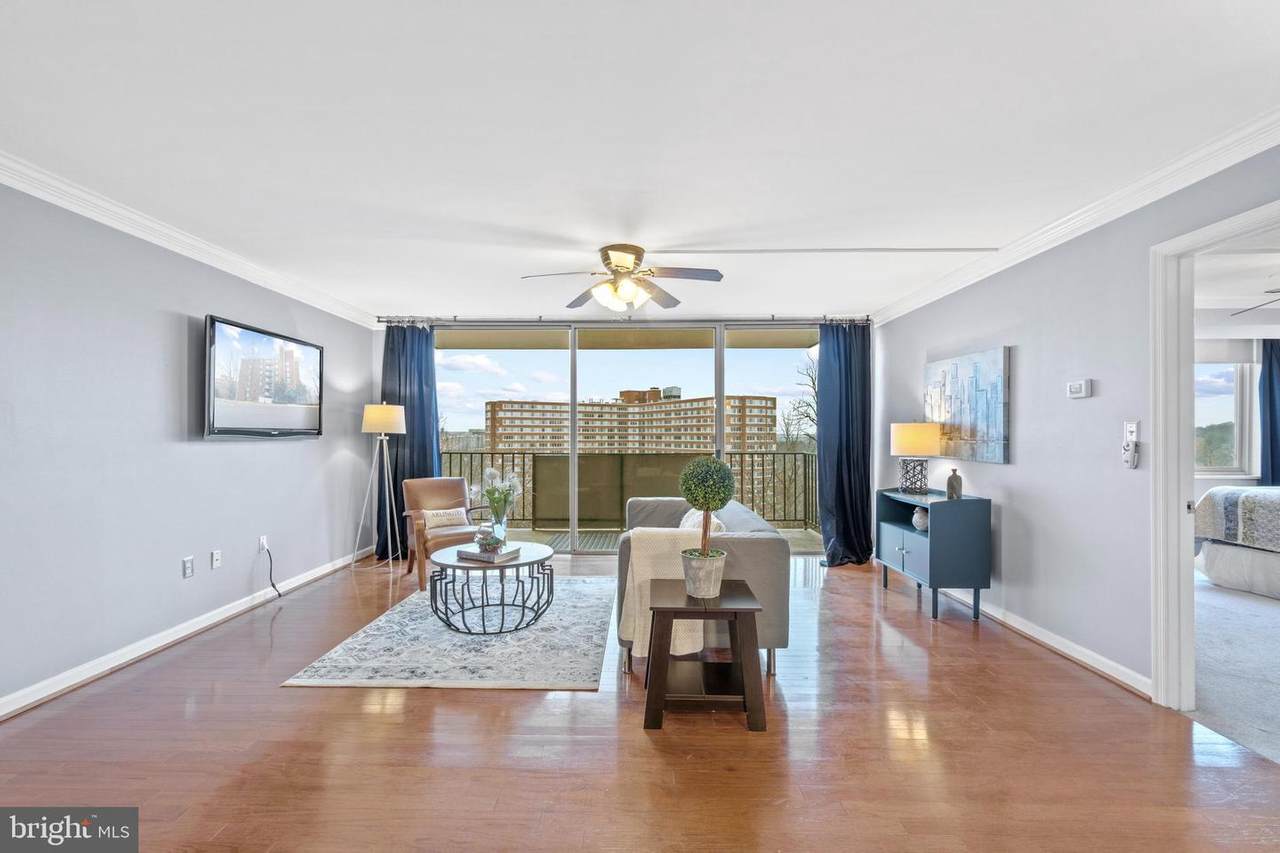 1515 Arlington Ridge Road - Photo 1