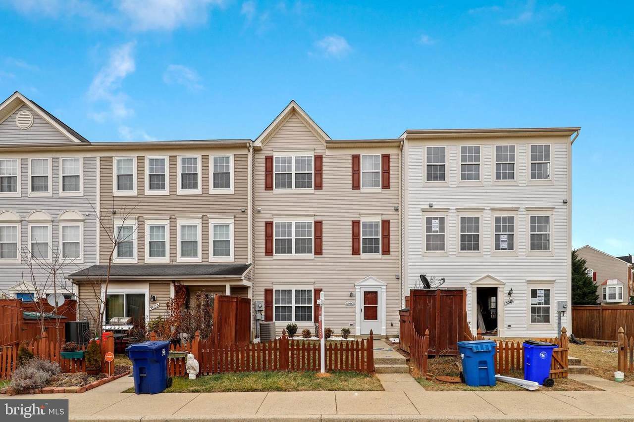 5083 Stapleton - Photo 1