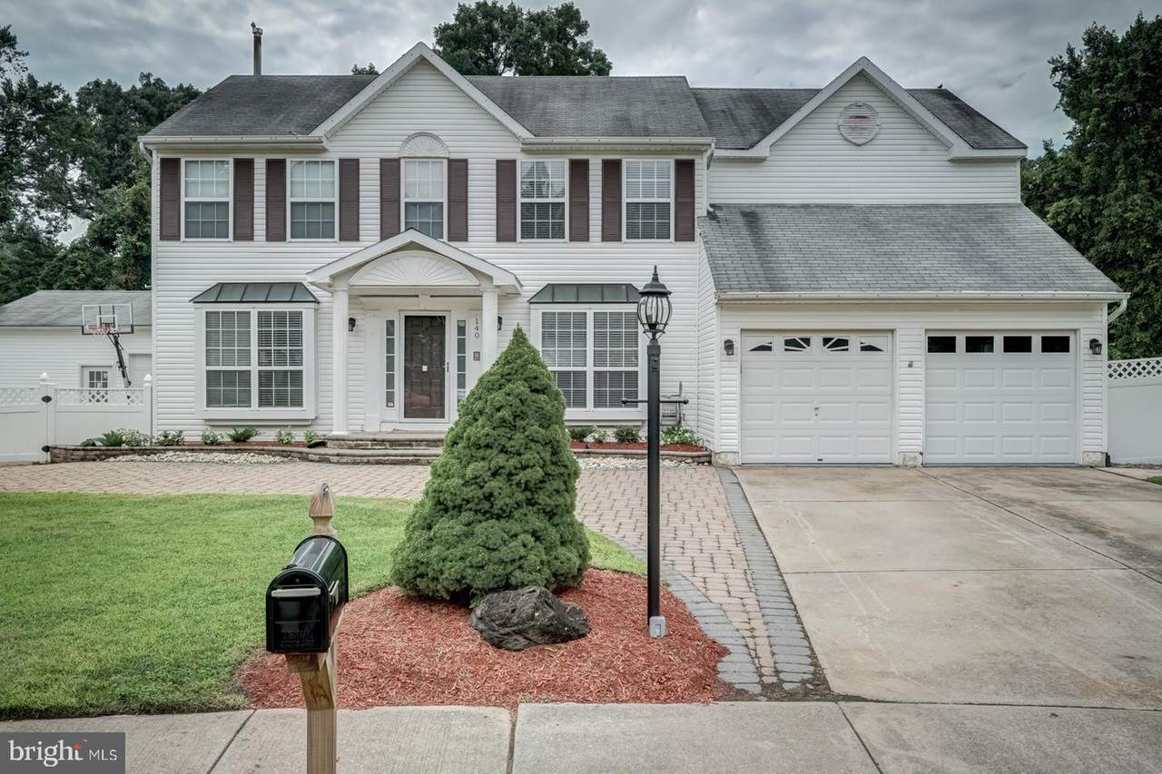 140 Azalea Court - Photo 1