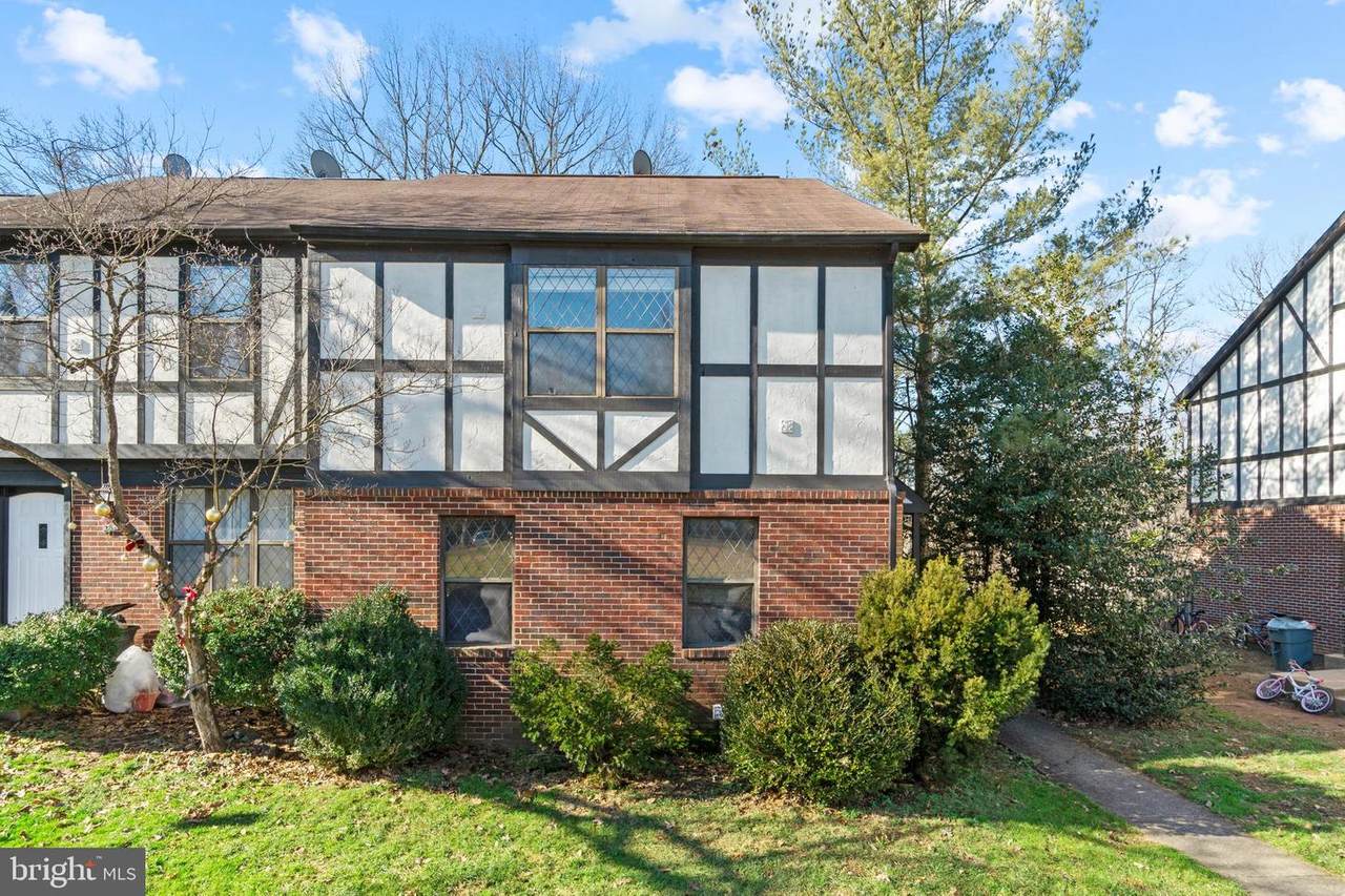 282 Chelmsford Court - Photo 1