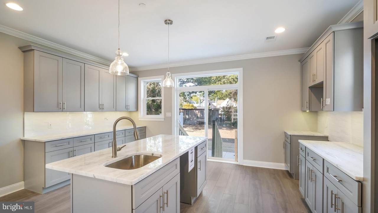 233 Johnson Street - Photo 1