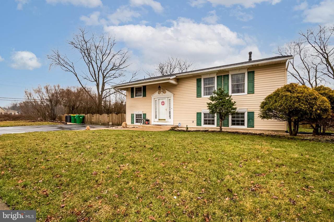 2 Penfield Drive - Photo 1