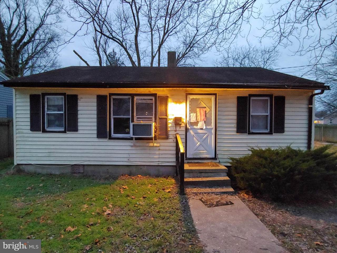504 7TH Street - Photo 1