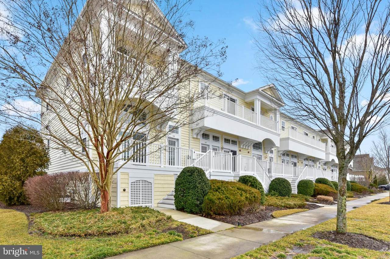 12137 Landings Boulevard - Photo 1