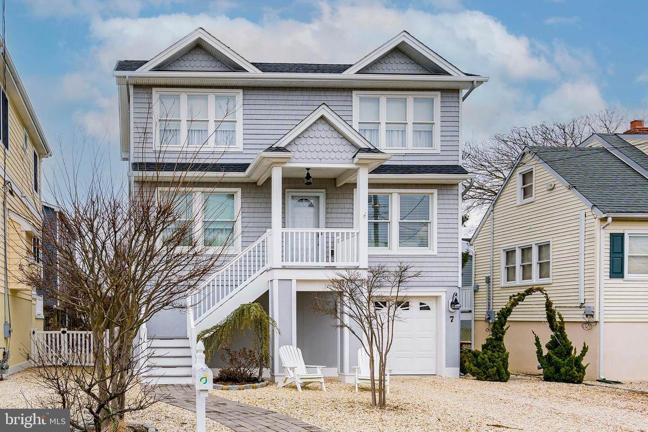7 California Avenue - Photo 1