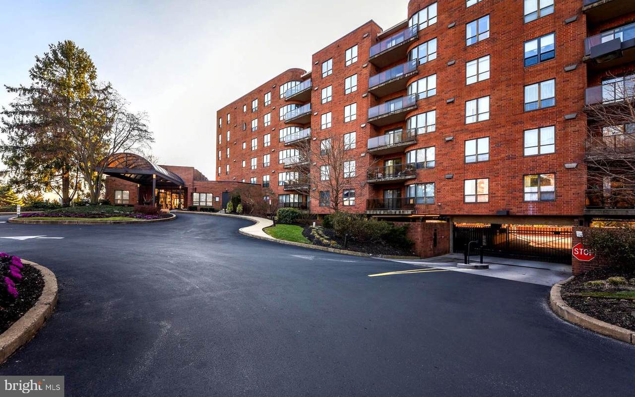 100 Breyer Drive - Photo 1