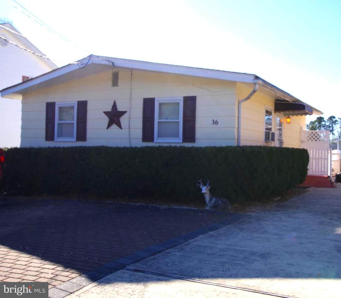 36 Edgewater - Photo 1