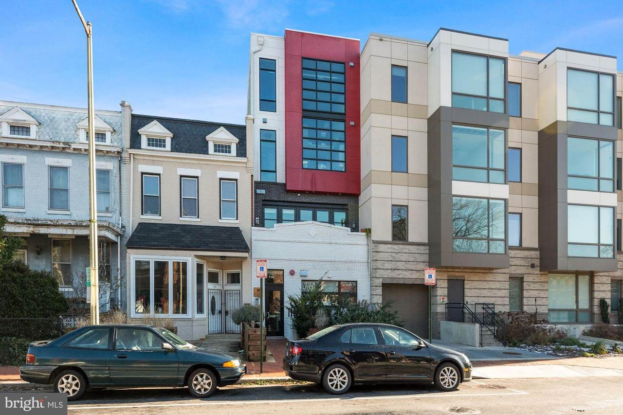 732 15TH Street - Photo 1