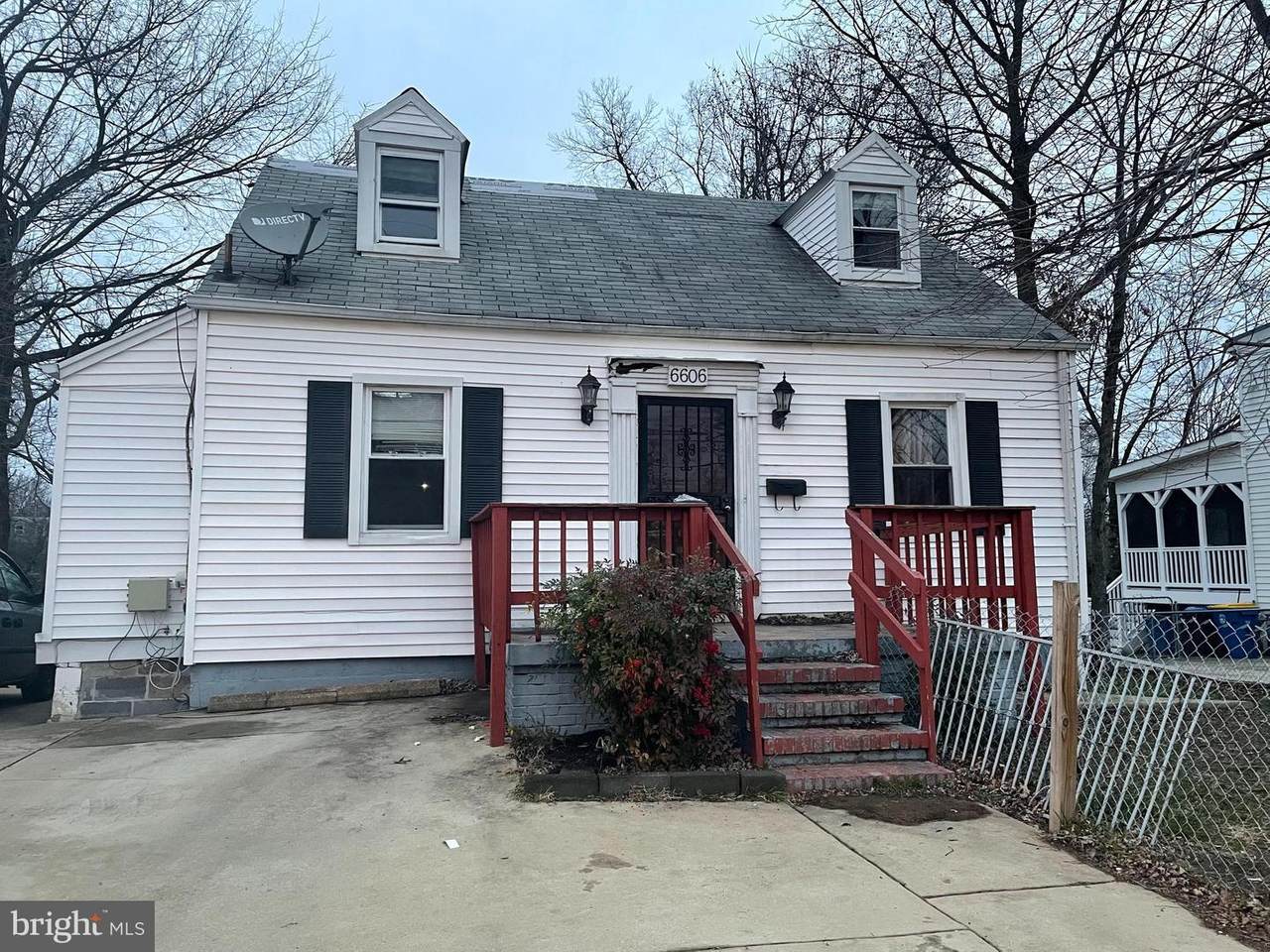 6606 Suitland Road - Photo 1