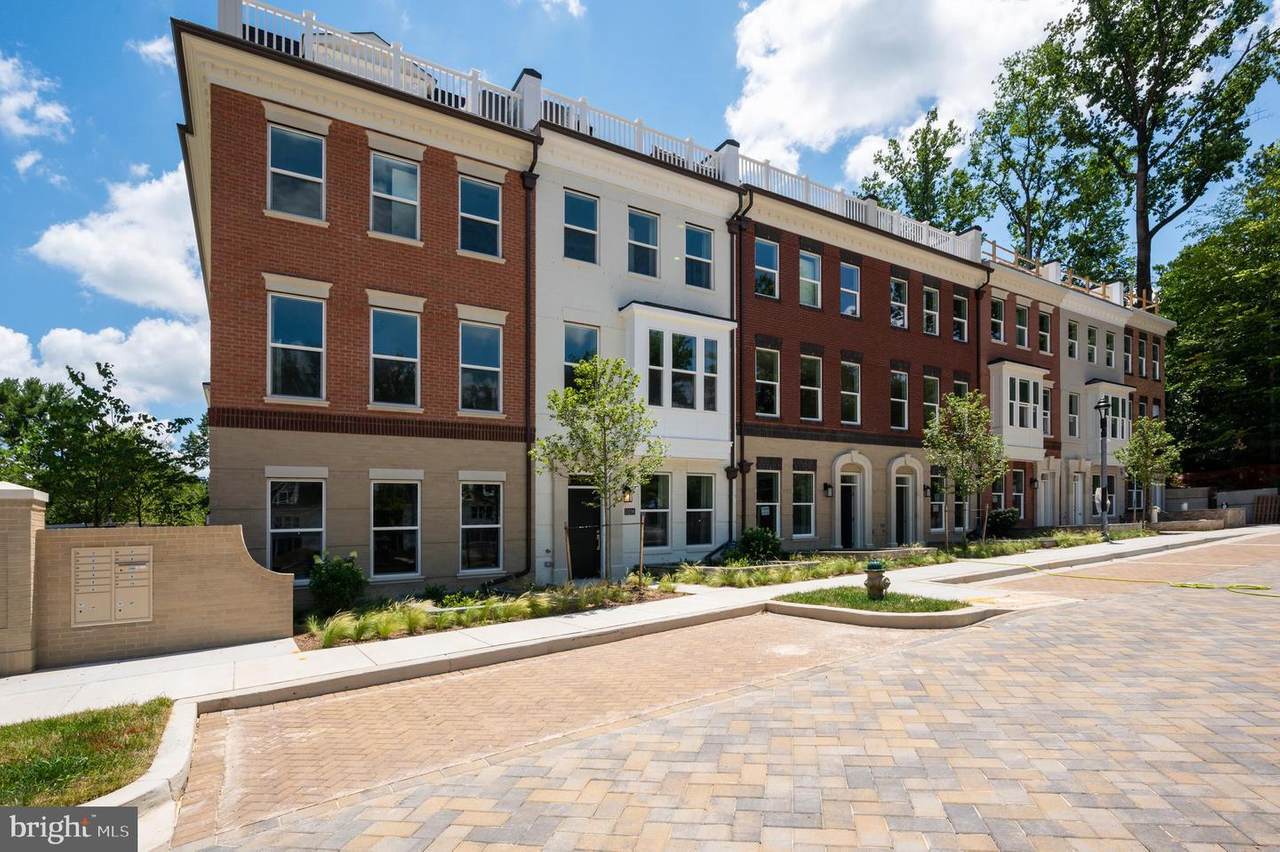 10342 Grosvenor Place - Photo 1