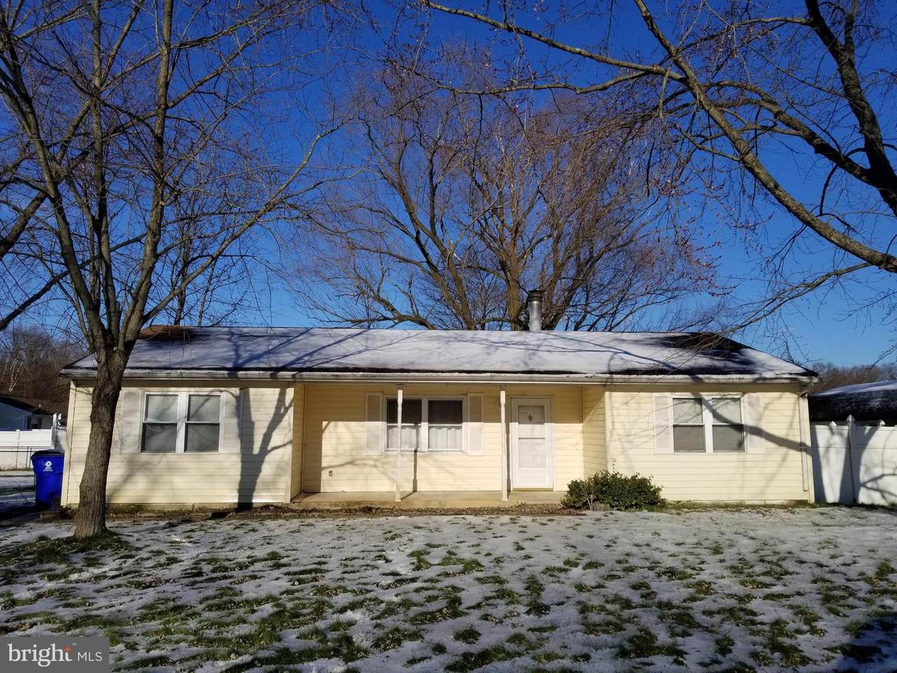 100 Shady Drive - Photo 1