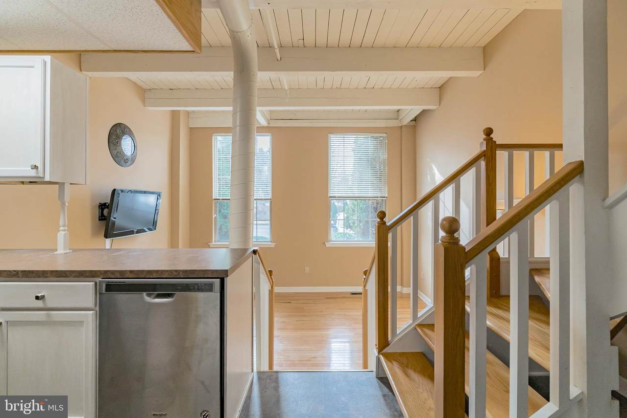 735 Washington Street - Photo 1
