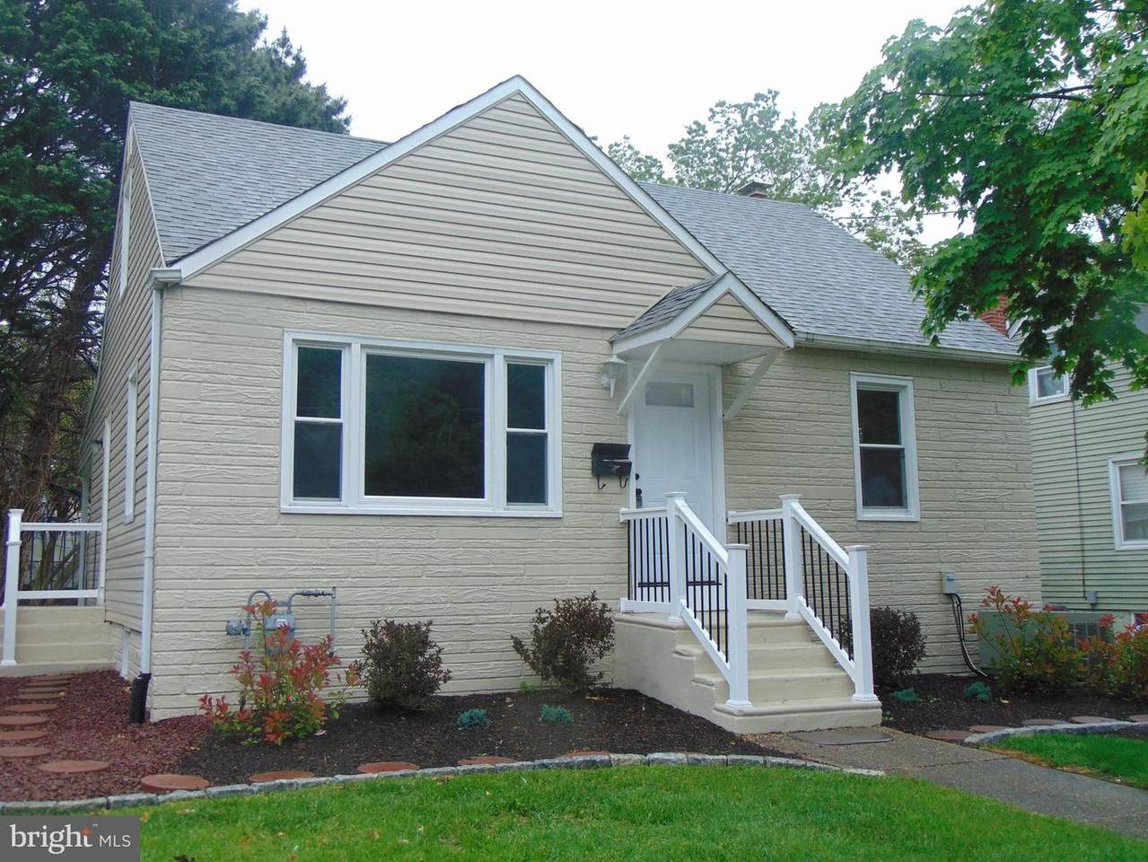 74 Read Avenue - Photo 1