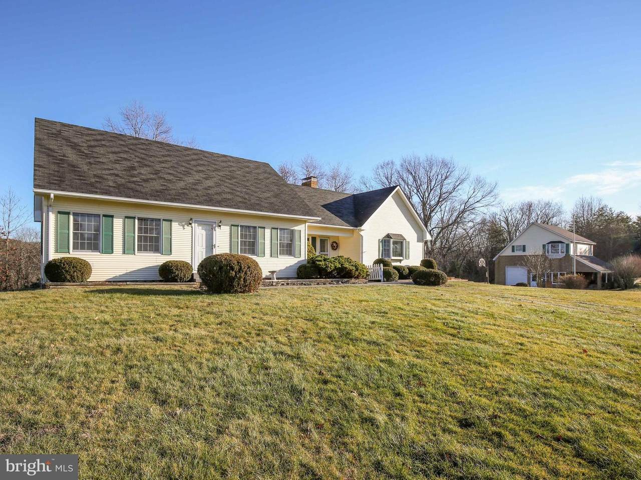 380 Devland Drive - Photo 1