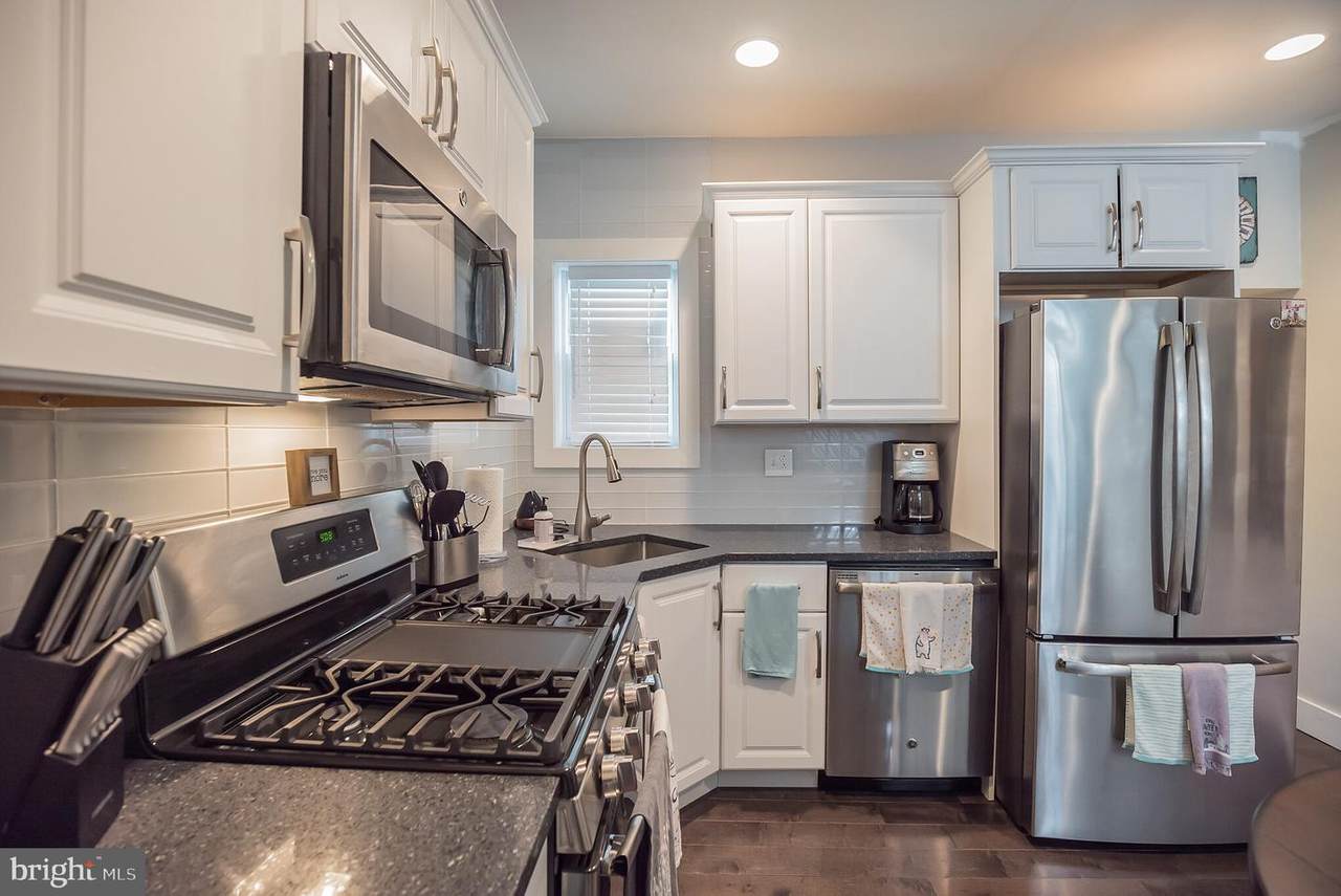 2518 Collins Street - Photo 1