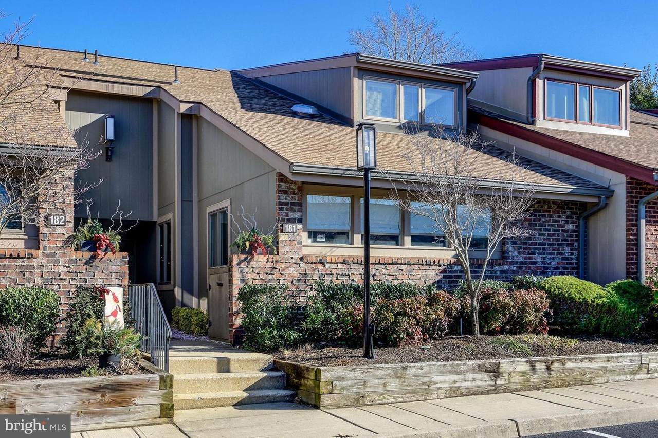 181 Uxbridge - Photo 1