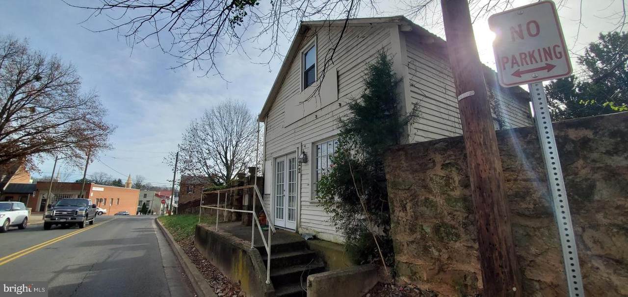 22 West Lee Street - Photo 1
