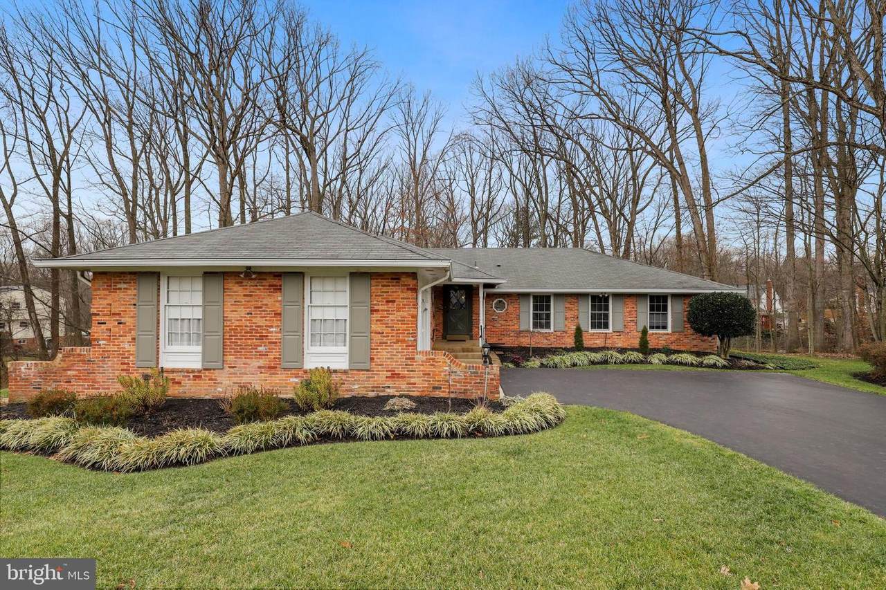 6008 Mineola Court - Photo 1
