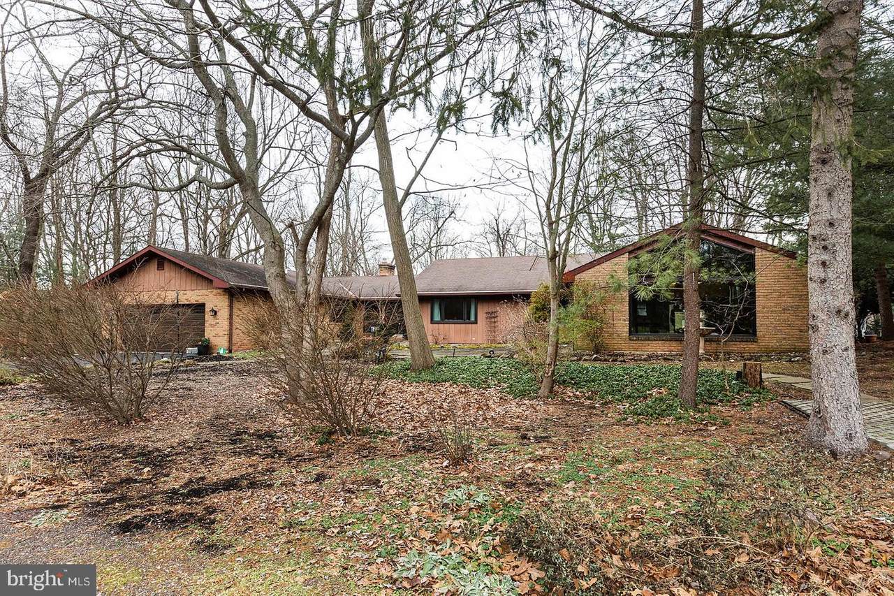 203 Valley Road - Photo 1