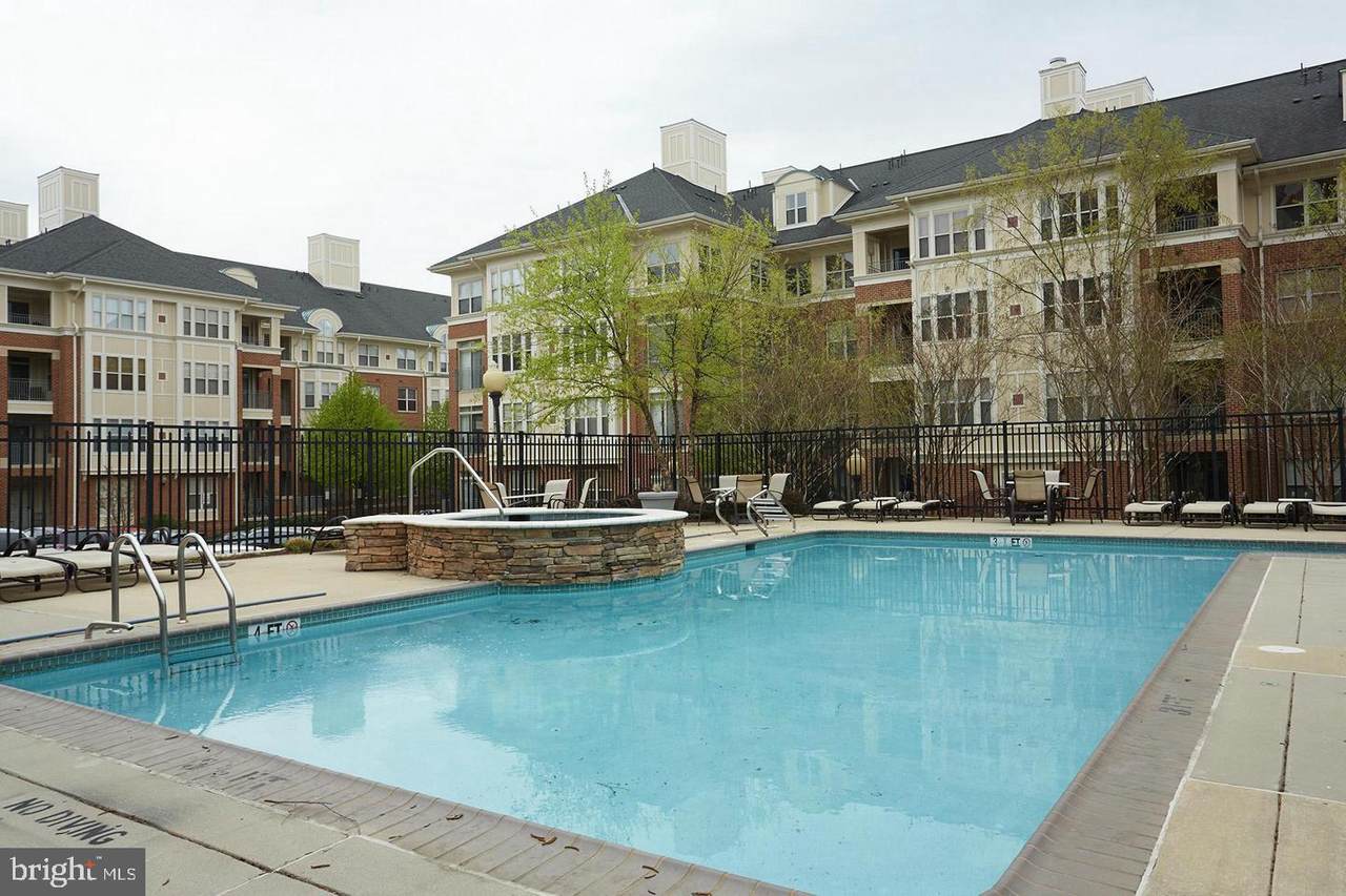 1860 Stratford Park Place - Photo 1