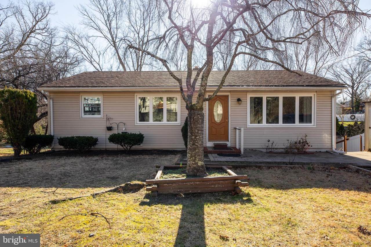 637 Batchelor Street - Photo 1