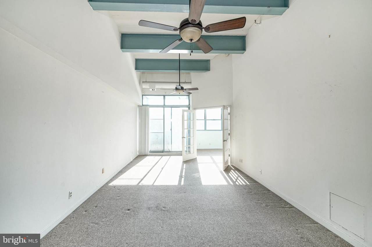 3 Columbus Boulevard - Photo 1