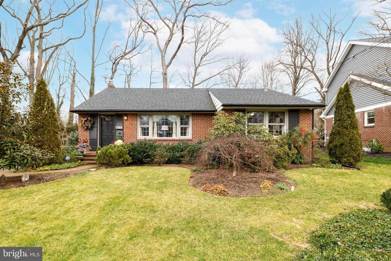 821 Longwood Drive - Photo 1