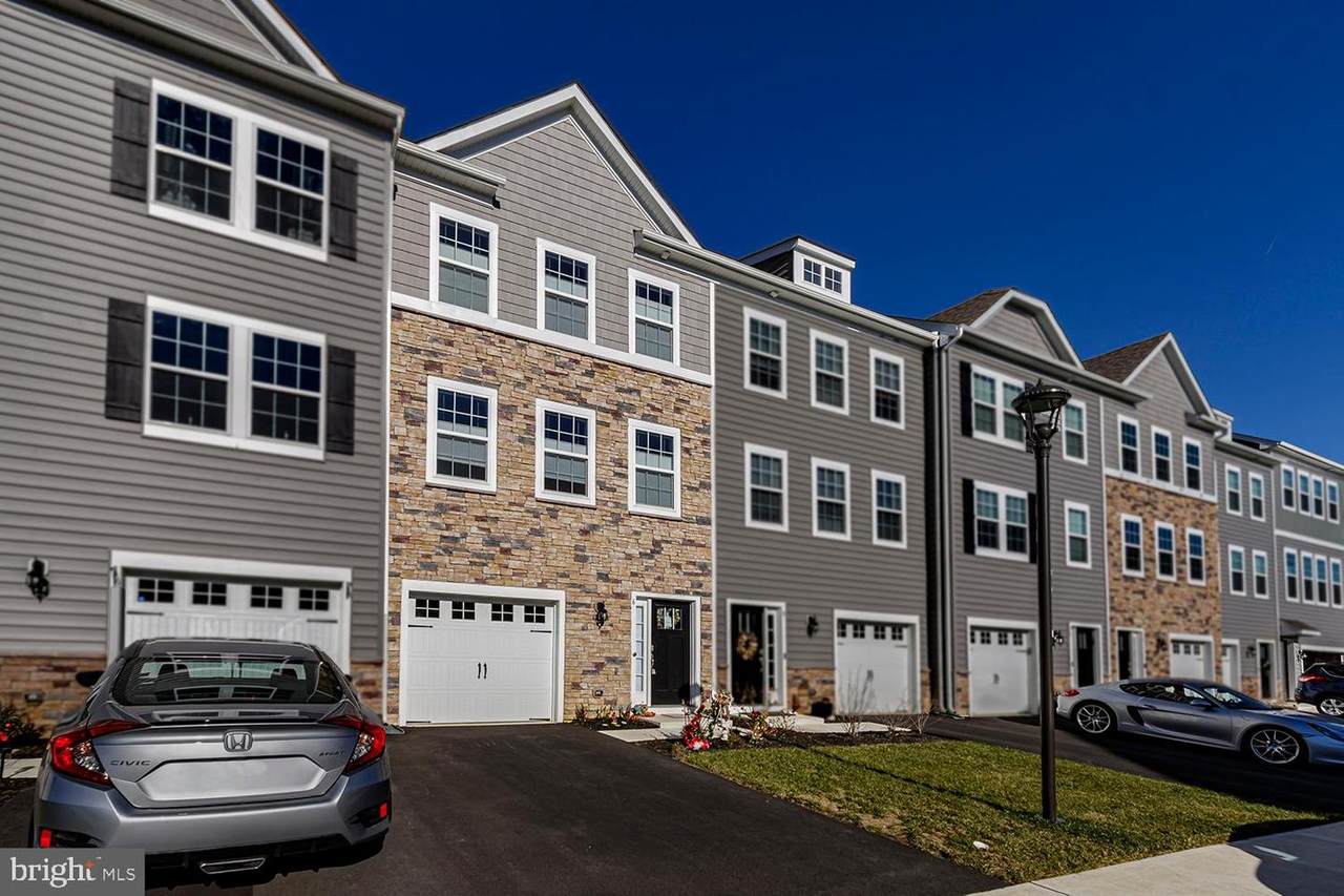 6 Rome Way - Photo 1