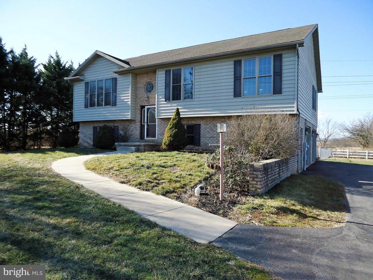 11655 Williamsport Pike - Photo 1