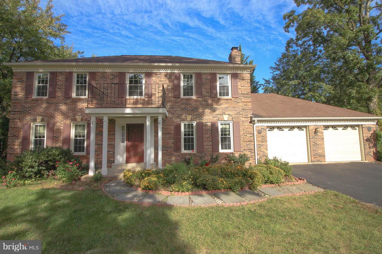 402 Autumn Olive Way - Photo 1