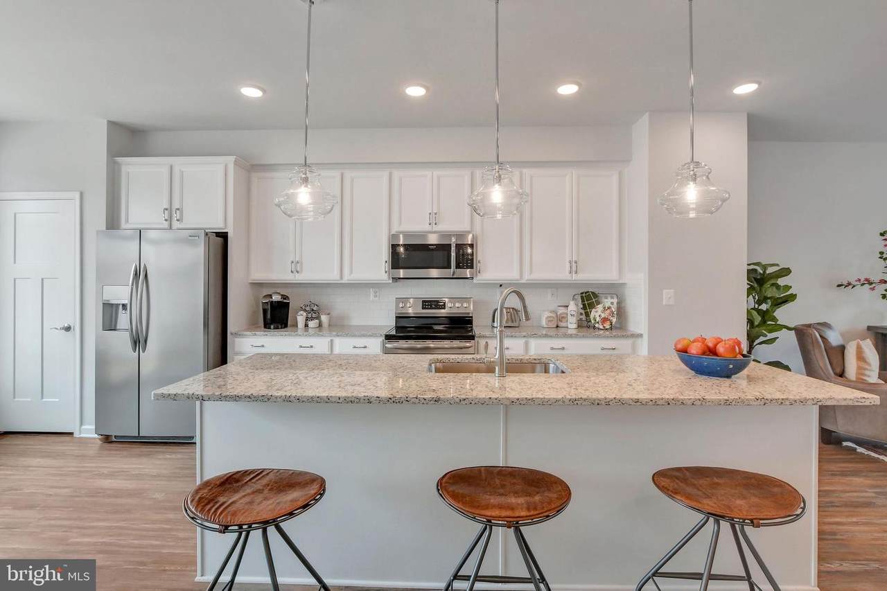7206 Clagett Drive - Photo 1