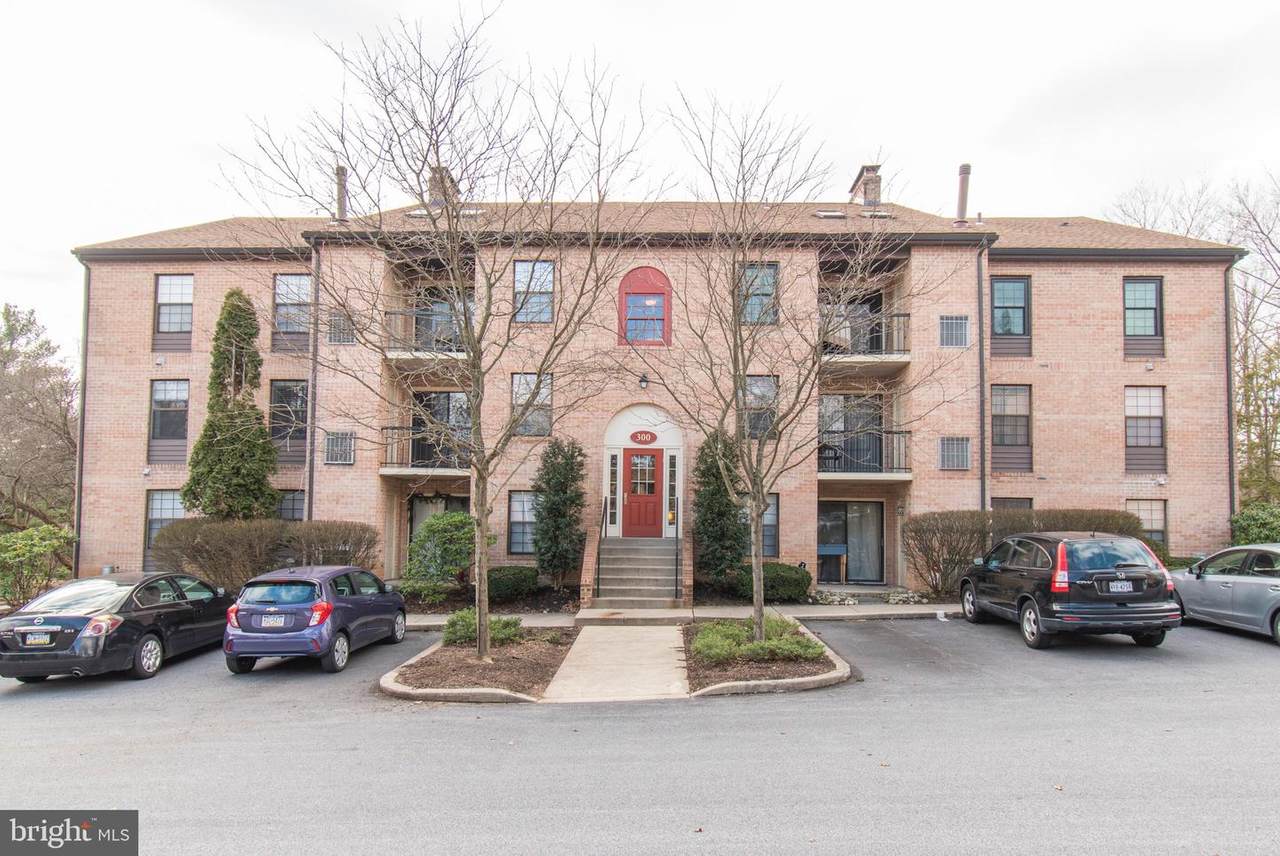 323 Washington Place - Photo 1