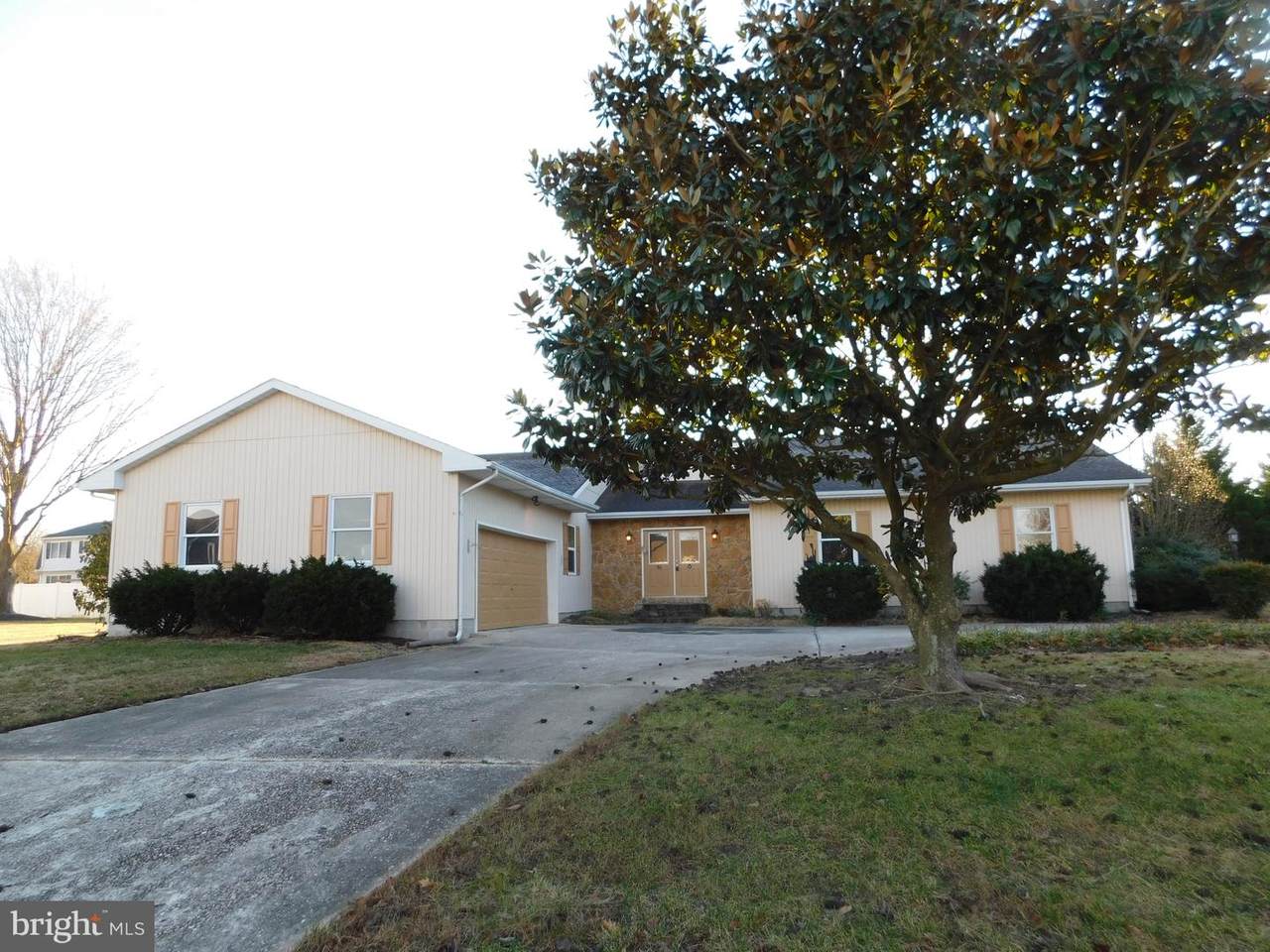 16 Horseshoe Drive - Photo 1