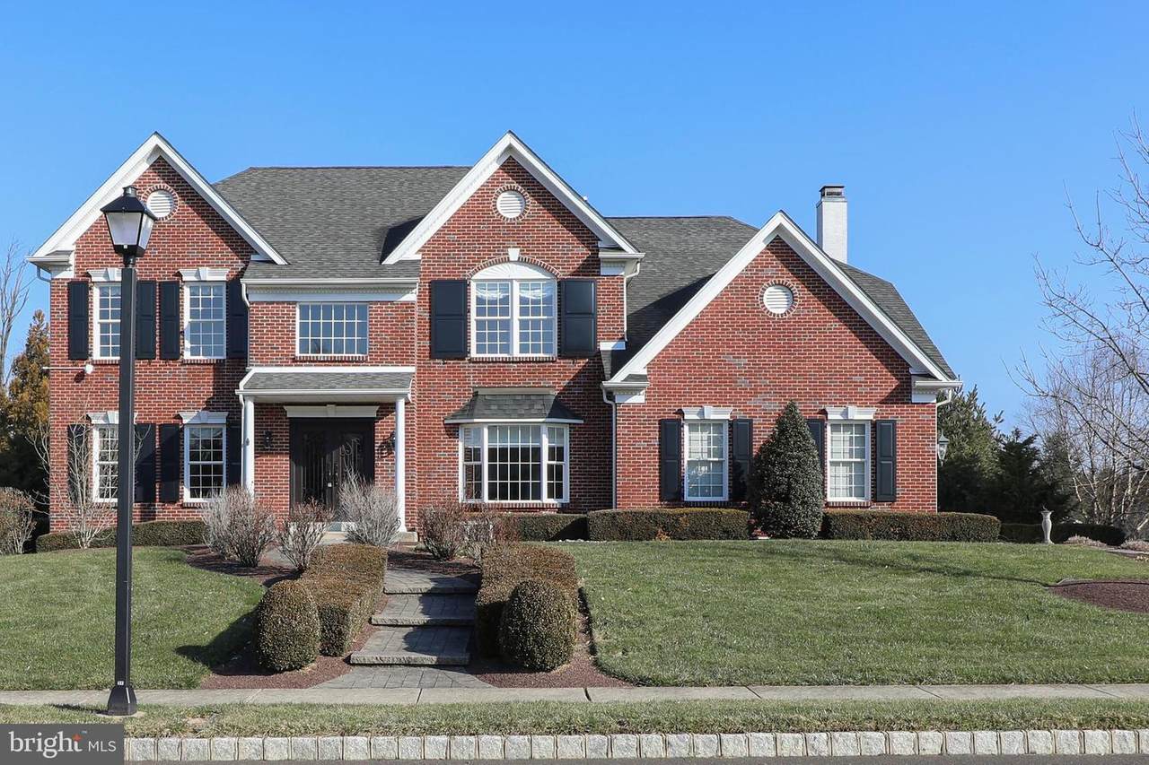 104 Warrens Circle - Photo 1