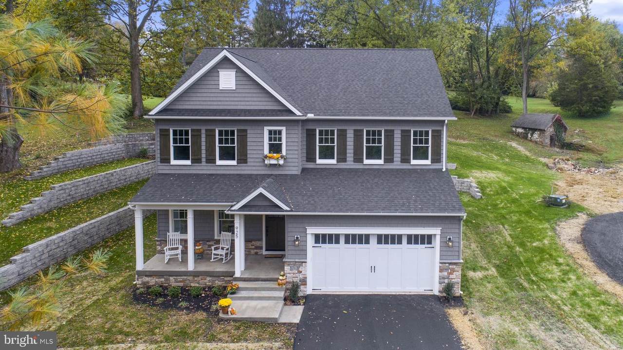 925 Crossan Road - Photo 1