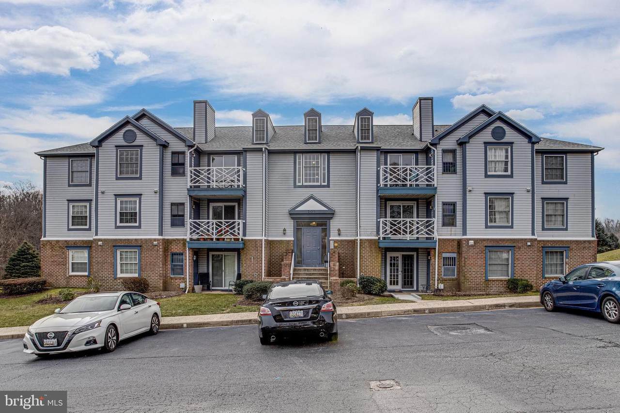 205 Oak Leaf Circle - Photo 1