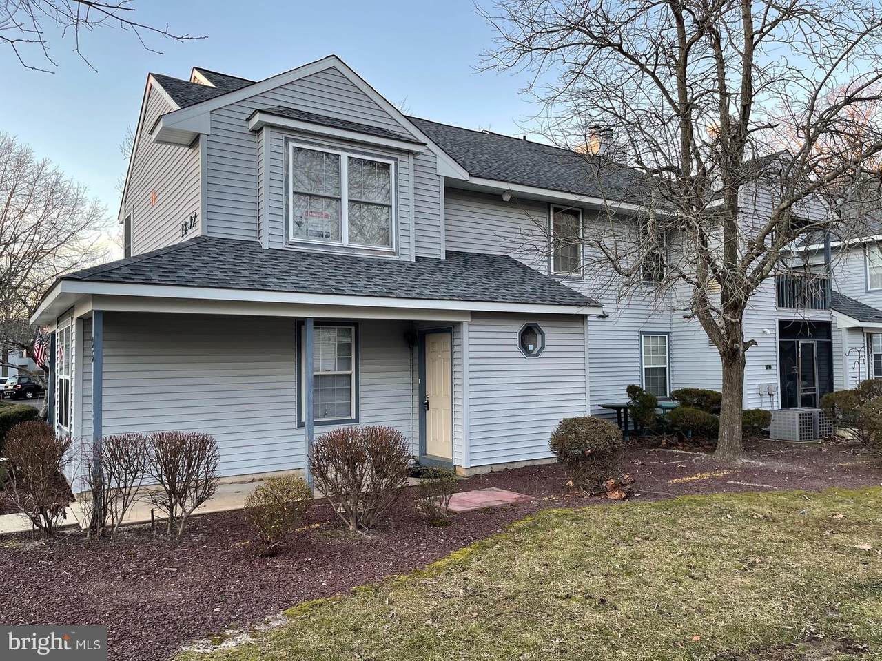 35 Waterview Drive - Photo 1
