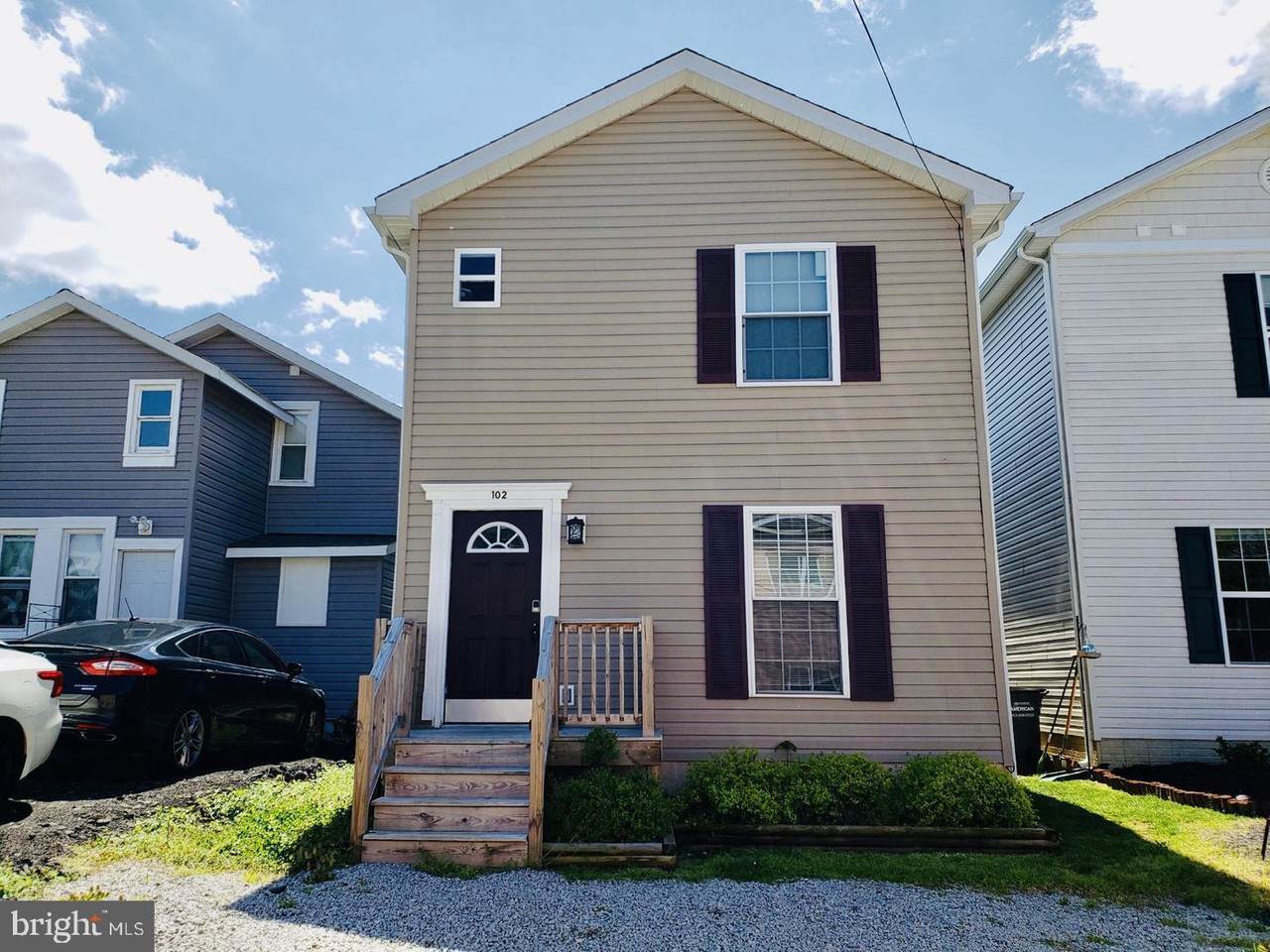 273 4TH Avenue - Photo 1