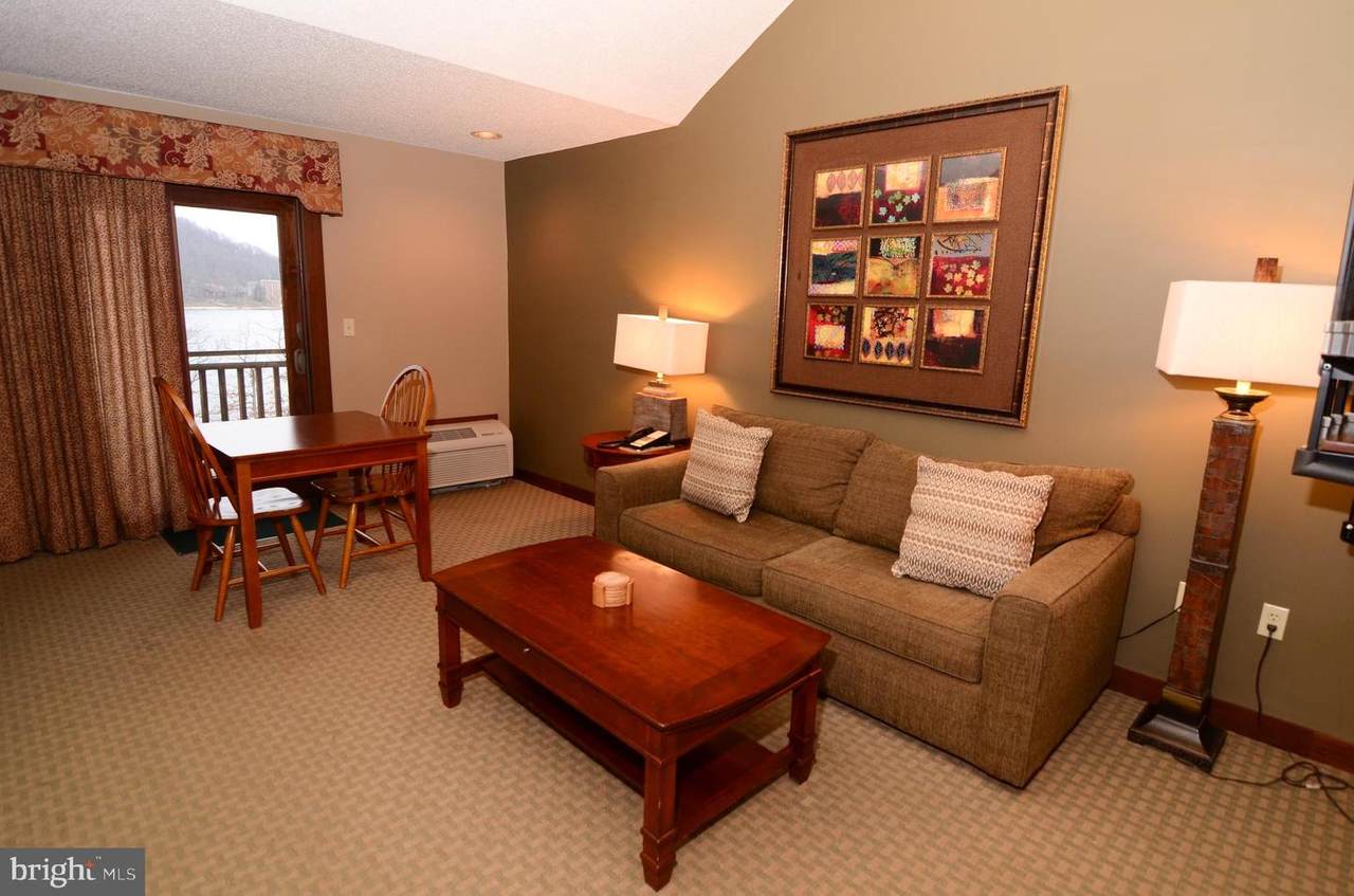565 Glendale - Photo 1